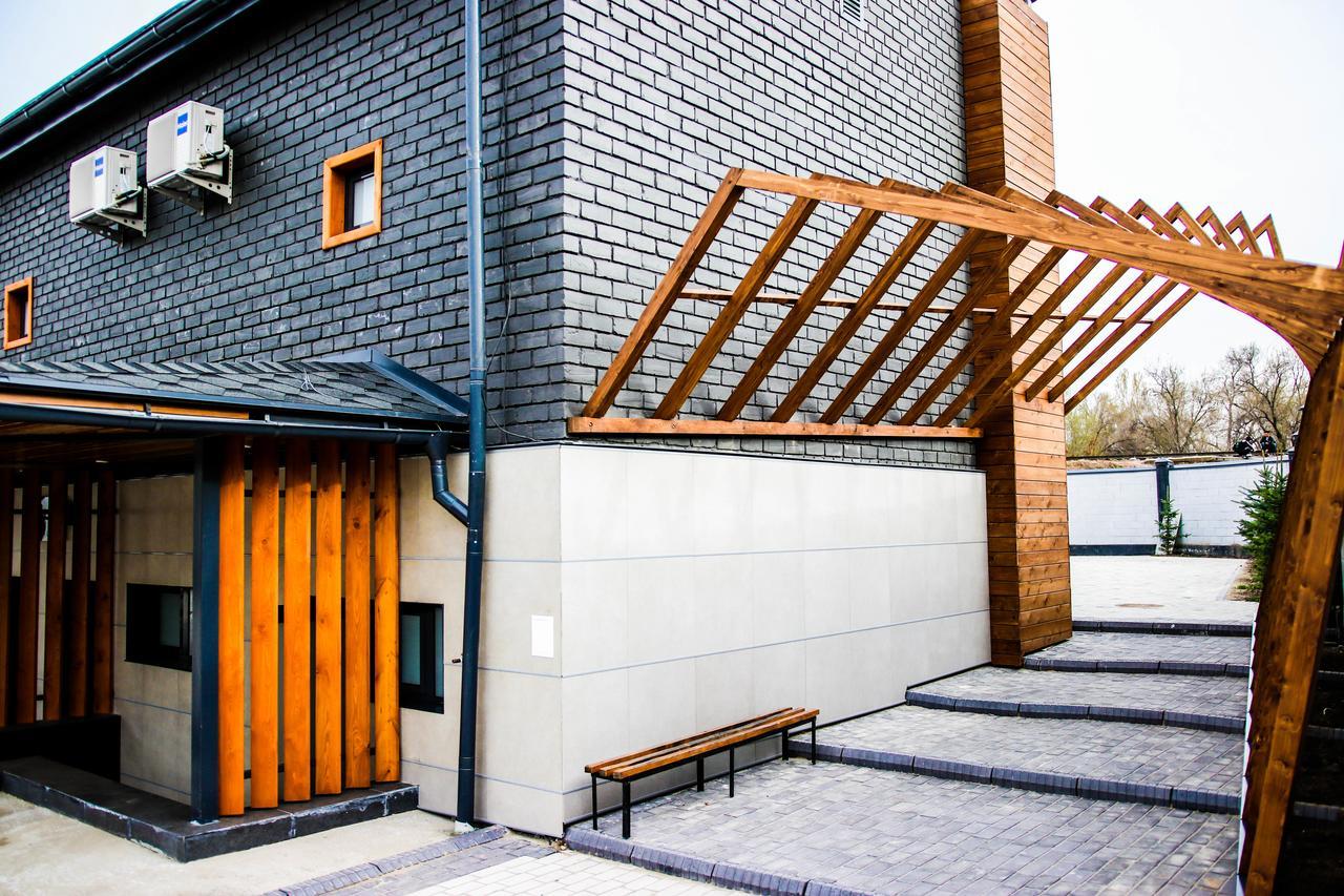 Concord Hotel Bishkek Exterior foto
